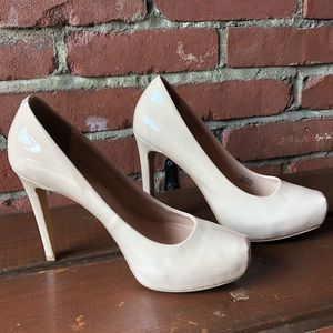 Pour la Victoire heels